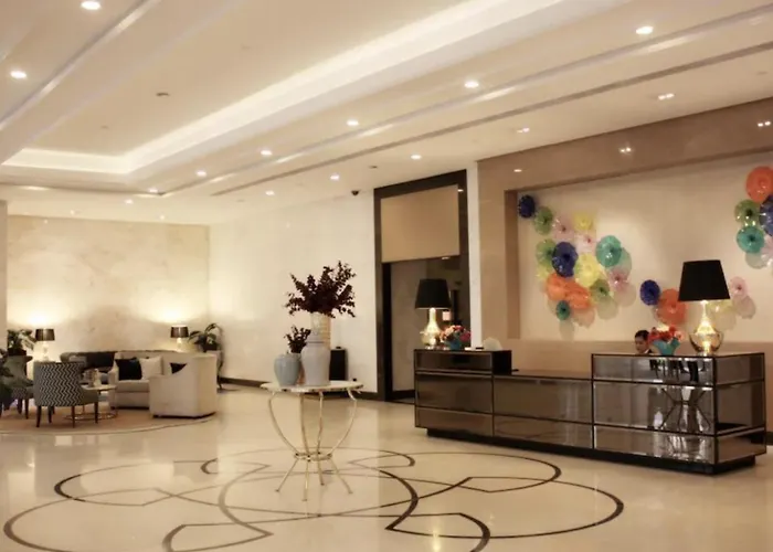 Apartment Luxury With Pa, Skyline View & Amenities *