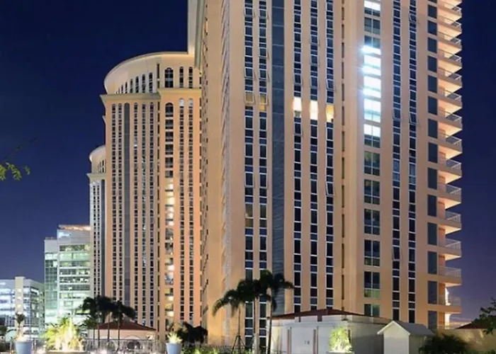 Apartment Luxury With Pa, Skyline View & Amenities